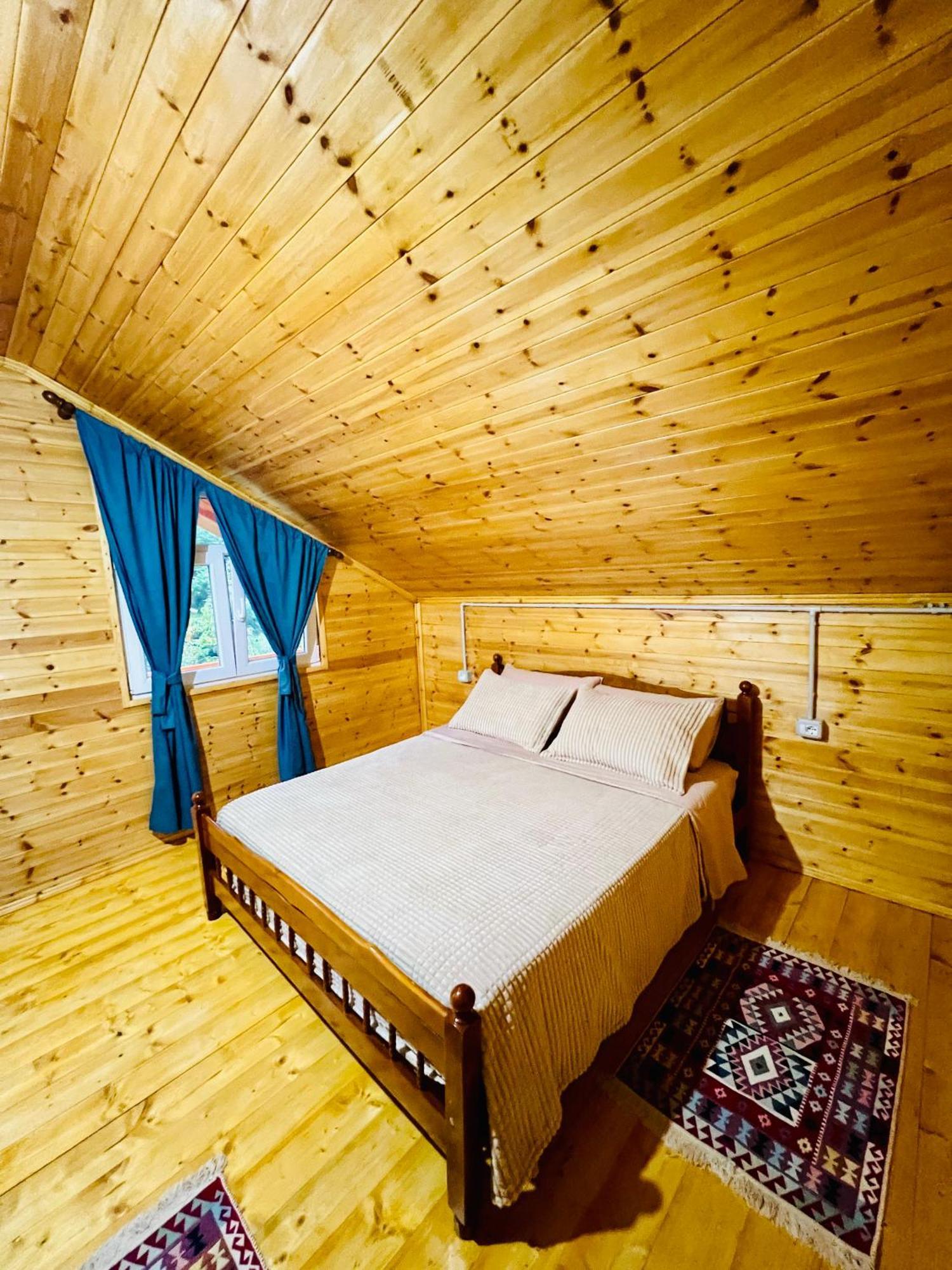 Guesthouse Zgiboza Moll' e Shoshit Exterior photo